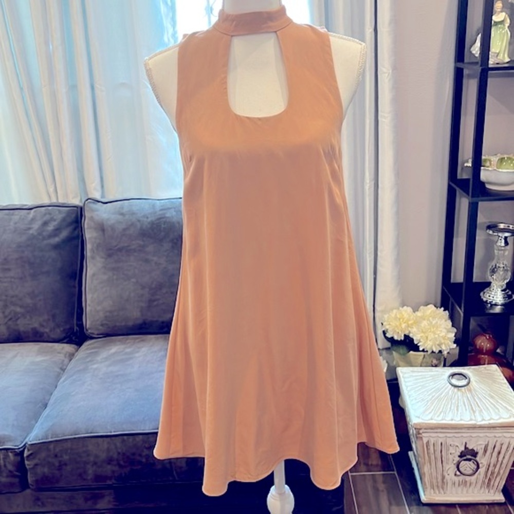 Lovers & Friends Plush Sleeveless dress. Beautiful top. Excellent condition